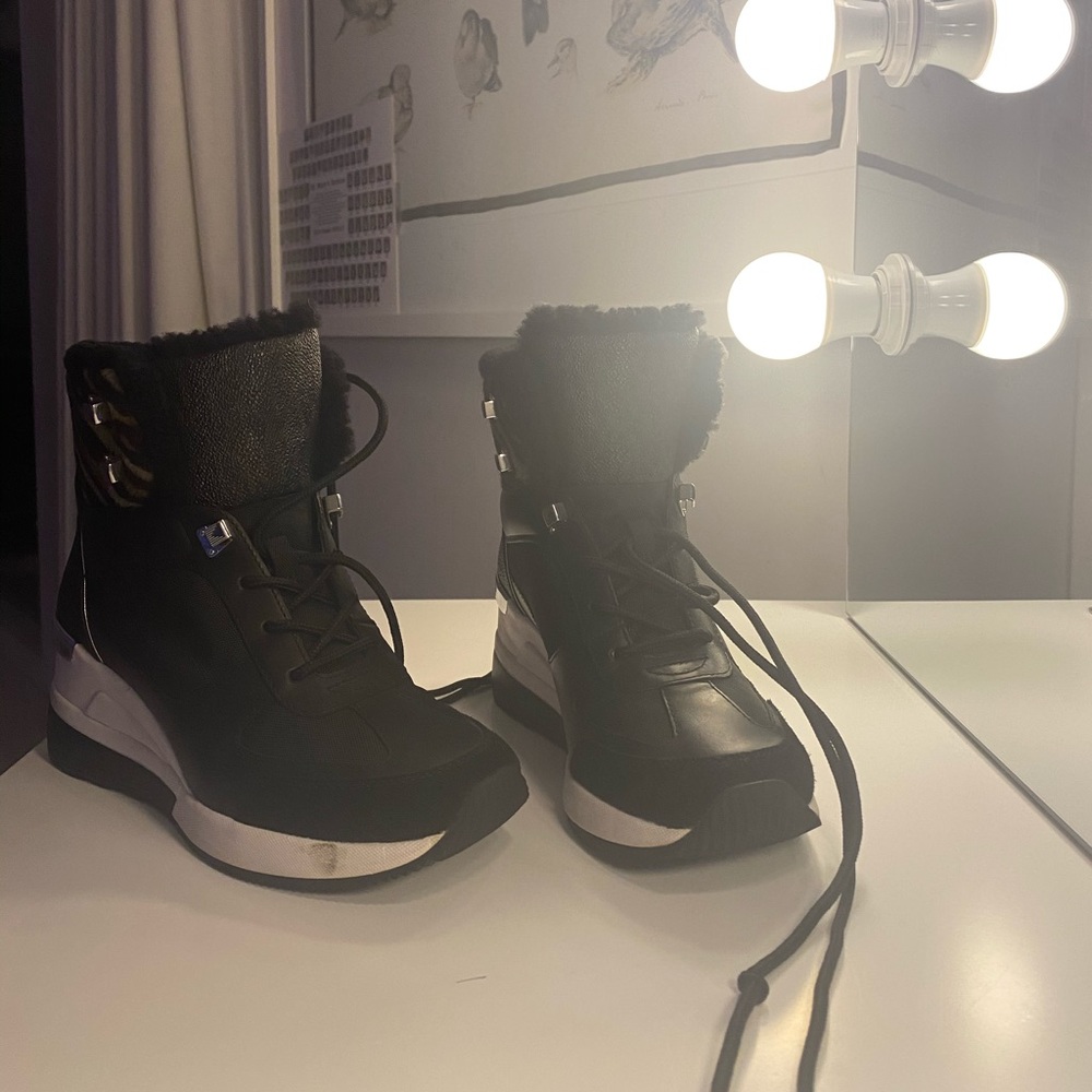 michael lora boots